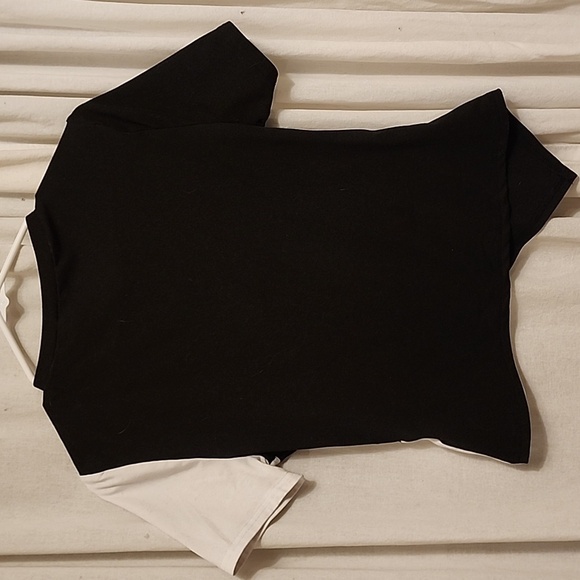 Bold black & white asymmetrical Shein tee, size large. - Picture 4 of 4